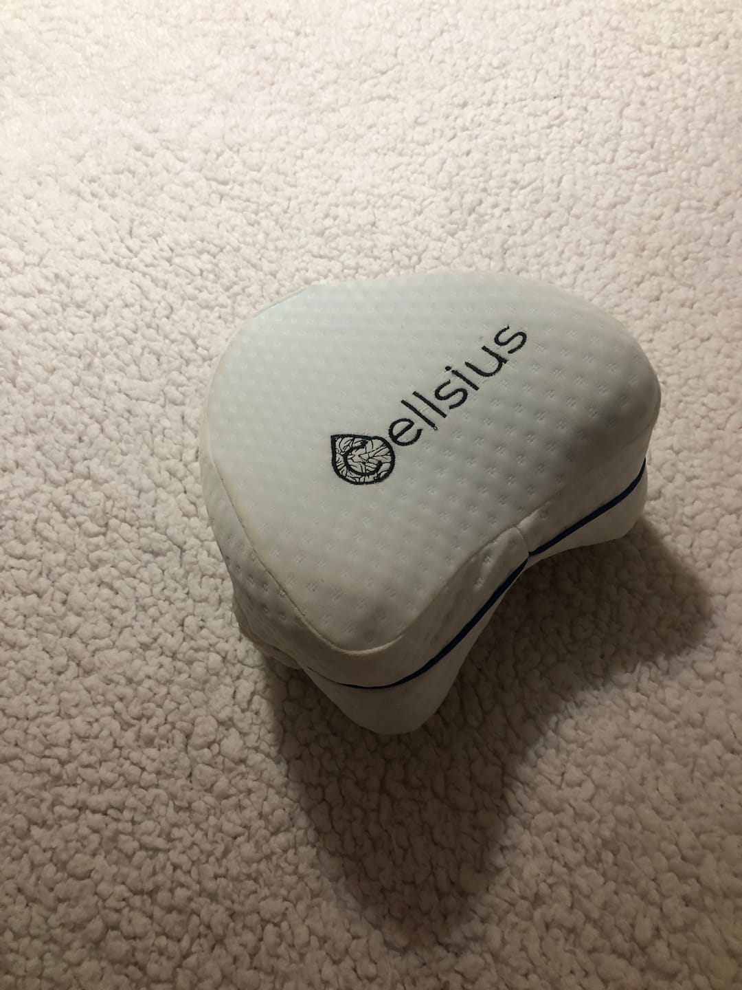 Customer photo review of Coussin Orthopédique Genoux Cellsius - Le secret d'un sommeil sans douleur