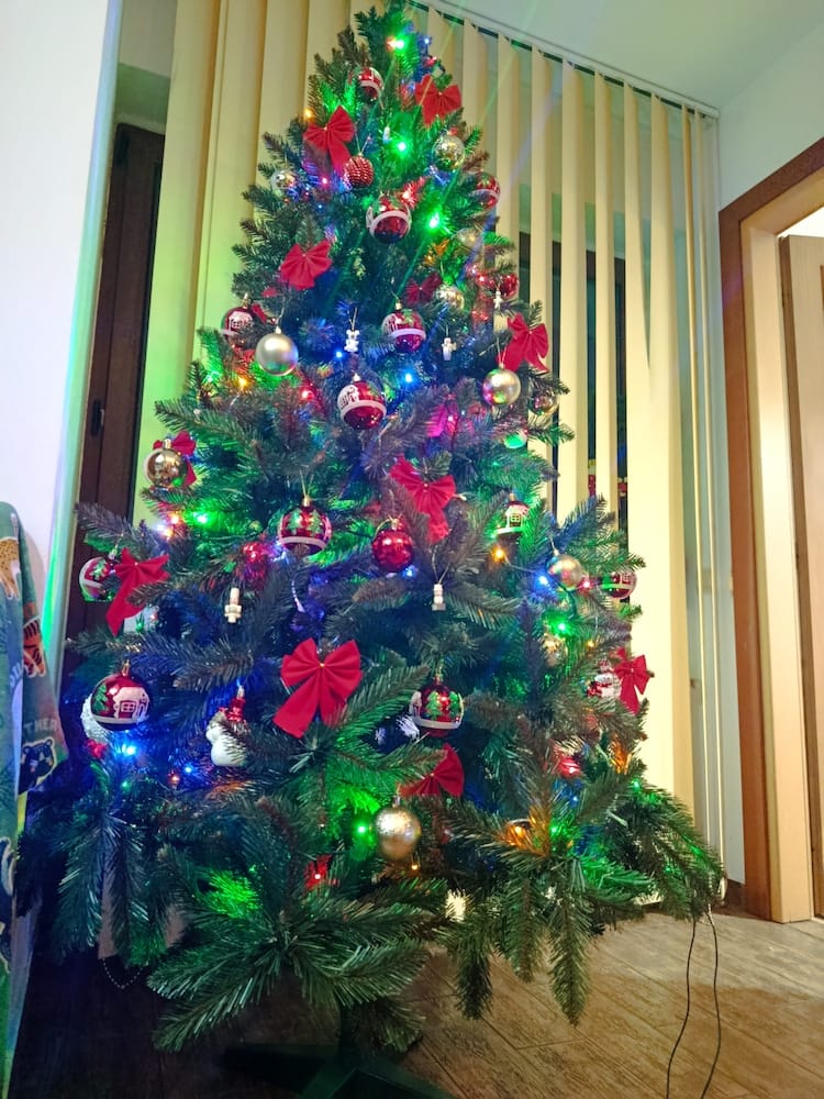 Customer photo review of Brad artificial de Crăciun Bucegi, verde clasic, 220 cm, cu suport