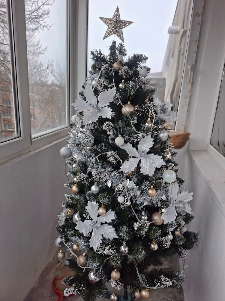 Customer photo review of Brad artificial de Crăciun Fulg de Nea, nins cu merișoare albe, 2D, 180 cm