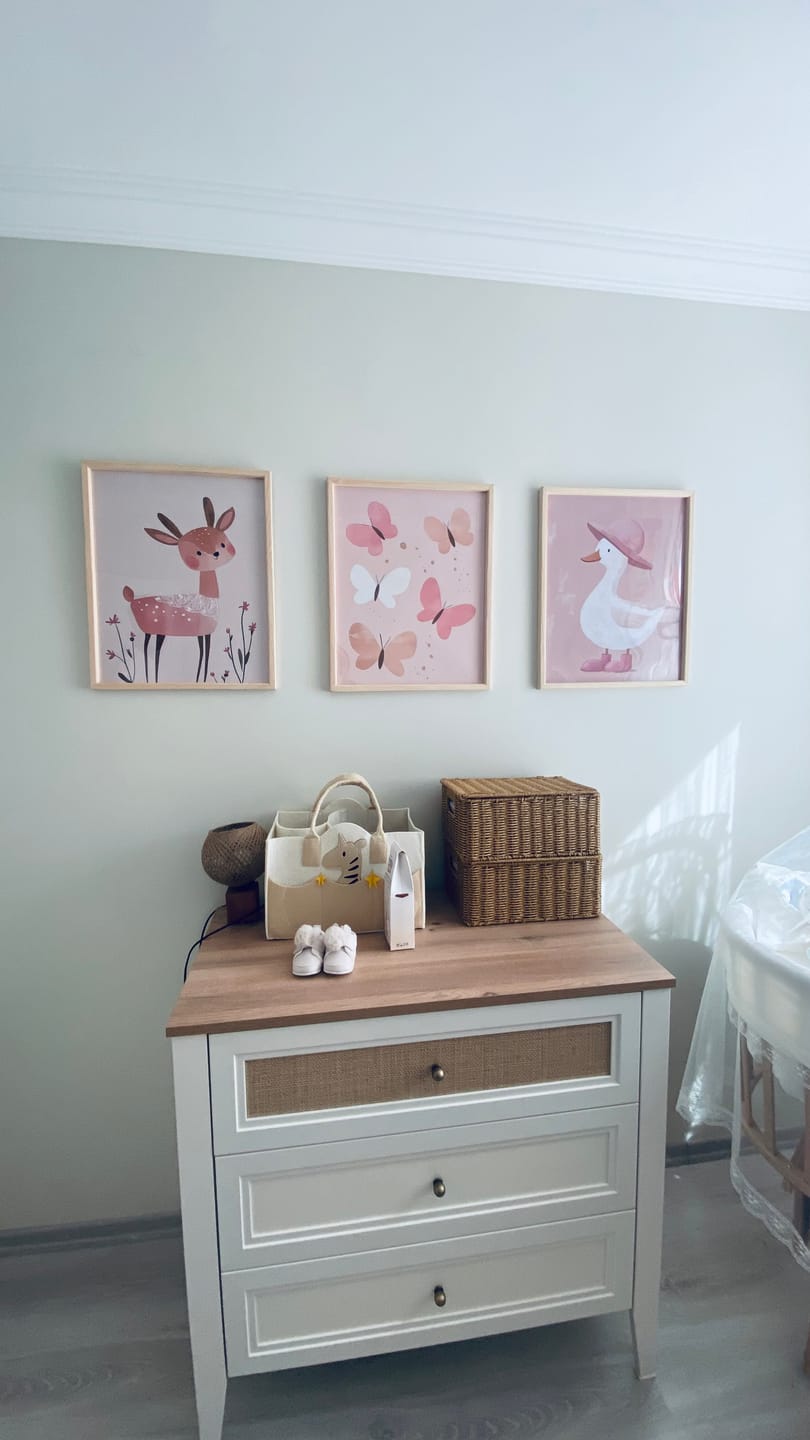 Customer photo review of Sevimli Ceylan ve Çiçekler Bohem Kız Çocuk Odası Ahşap Tablo