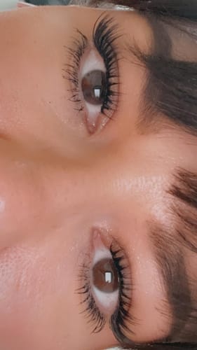 Customer photo review of Flared Glue-Free Cluster Lashes