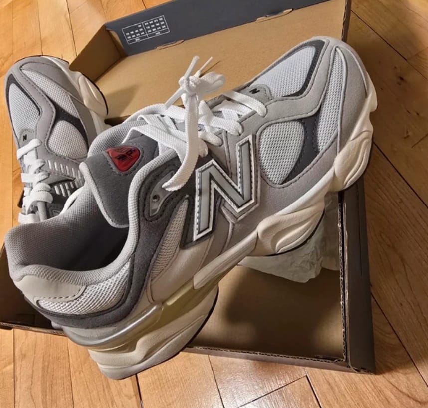 Customer photo review of New Balance 9060 Shoes