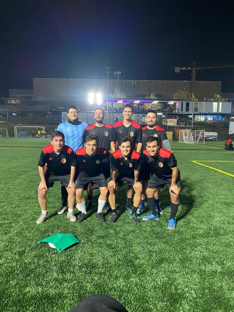 Customer photo review of Camiseta de Futbol y Short - Negro Rojo - Four Betis