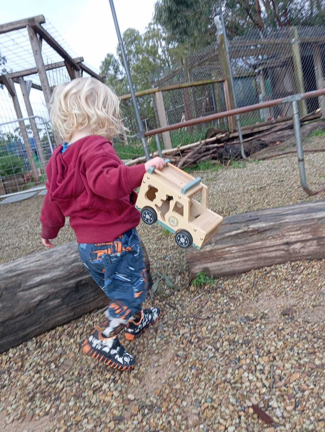 Customer photo review of LIL SPOOKY | VELCRO SNEAKERS - JNR