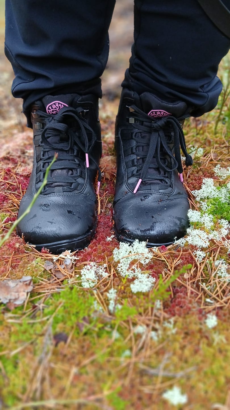 Customer photo review of Vaistoa Uoma 2 -paljasjalkavaelluskengät