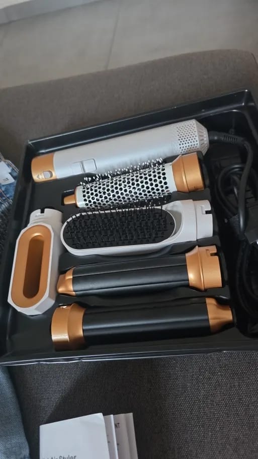 Customer photo review of AQUALYA HairPro™ 5-in-1 – One Gift, Five Styling Tools + Heat Protector