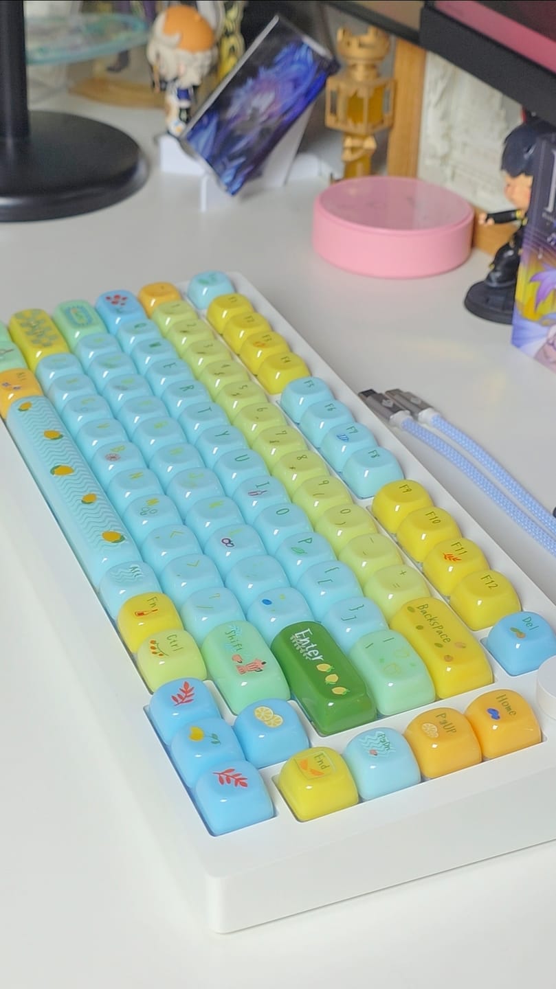 Customer photo review of KiiBOOM Sweet Lemon Summer Keycap Set Pre Sale