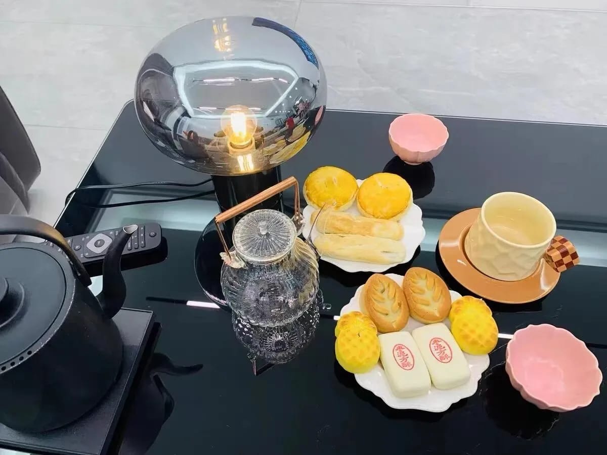 Customer photo review of Glass Table Lamp, Mushroom Shade on Marble Base, 23–32 cm