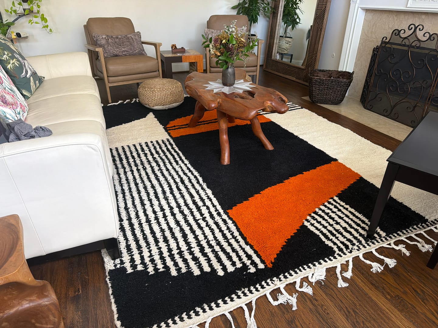 Customer photo review of Luxury Custom Beni Mrirt Rug – Modern Arch & Stripe Design
