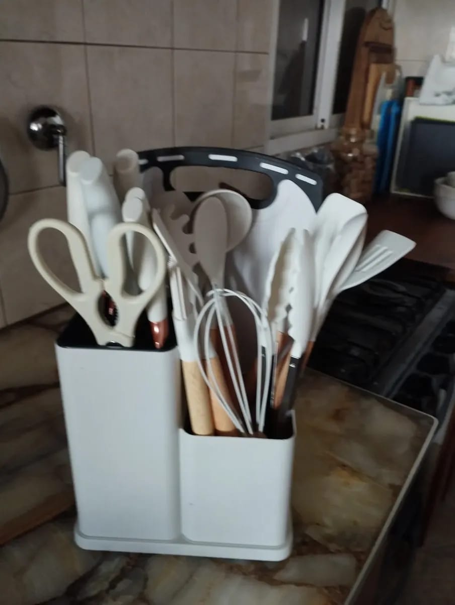 Customer photo review of 👩🏼‍🍳SetMaster™ - Juego de Utensilios de Cocina – 19 Piezas🥰