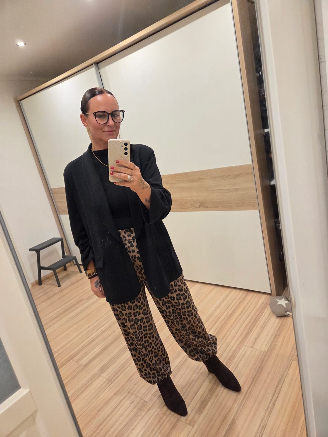 Customer photo review of Ripp Turtle Neck Top LOVELY LIFE schwarz