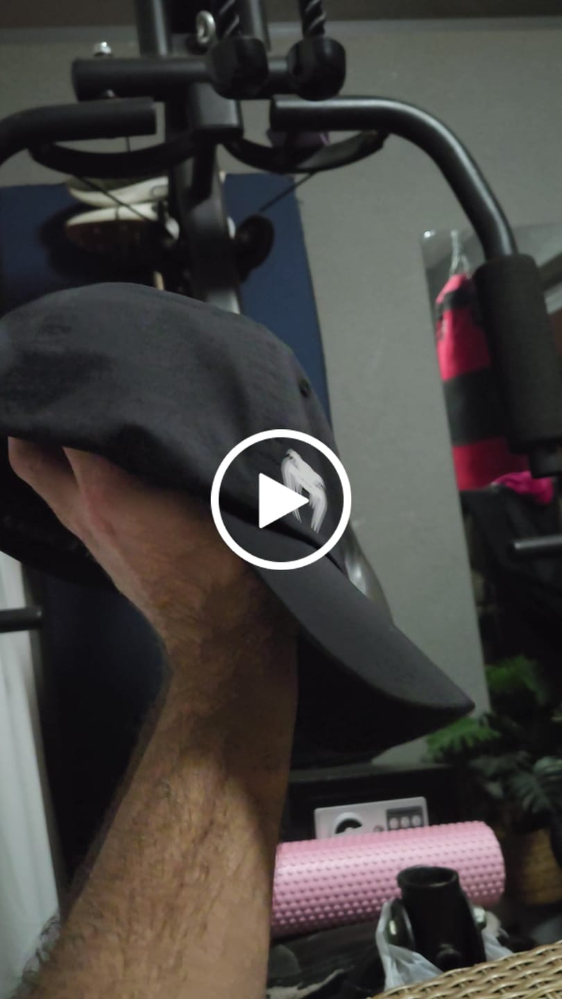 Customer video review of Venum UFC Cap Unity - Schwarz