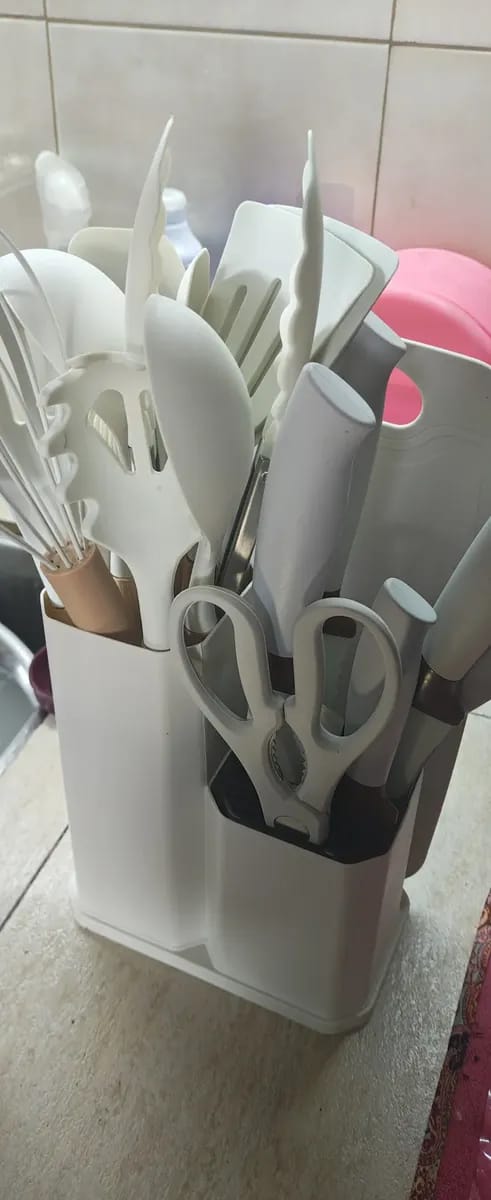 Customer photo review of 👩🏼‍🍳SetMaster™ - Juego de Utensilios de Cocina – 19 Piezas🥰
