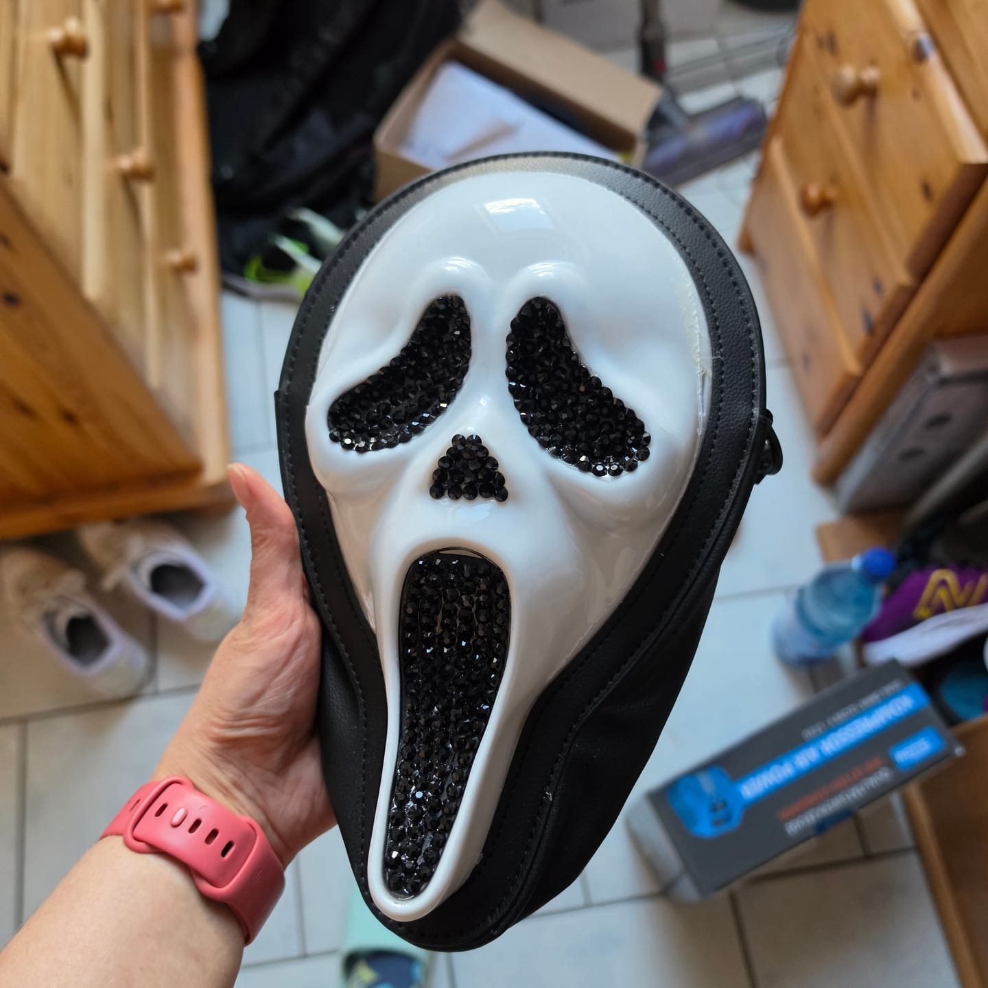 Customer photo review of Original Ghost Face® Crossbody-Tasche mit Masken-Design