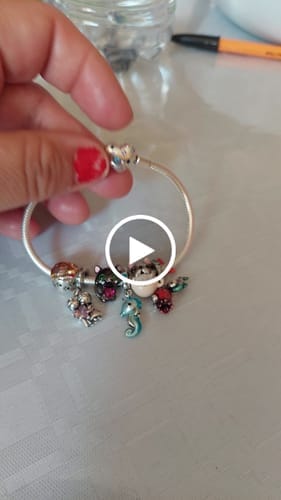 Customer photo review of Pulsera Corazón Noche Estrellada