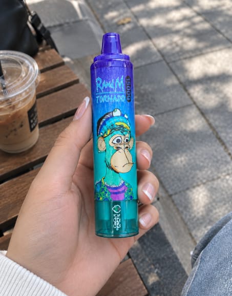 Customer photo review of Puff Randm Tornado 15000 Bouffees Apple Peach Pear Gout Nicotine Vape Jetable