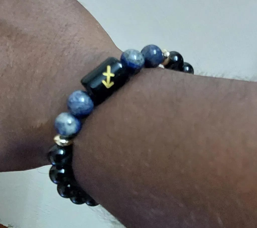 Customer photo review of Sagittarius (Dhanu Rashi) Zodiac Bracelet – Natural Black Obsidian & Lapis Lazuli