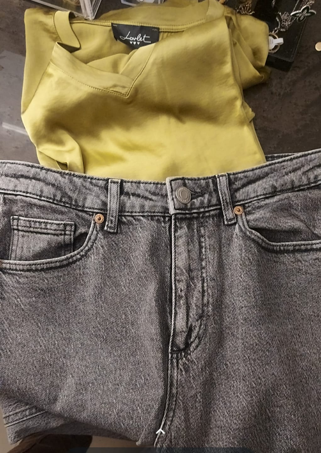 Customer photo review of JEANS TESSA WIDE GRIGIO MEDIO