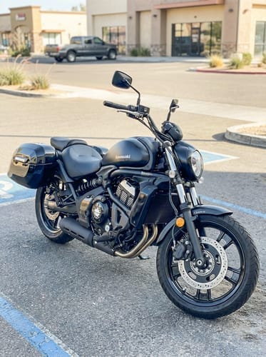 Customer photo review of 40L - Lamellar Raven Extra Large Kawasaki Vulcan S VN650 Painted Motorcycle Hard Saddlebags