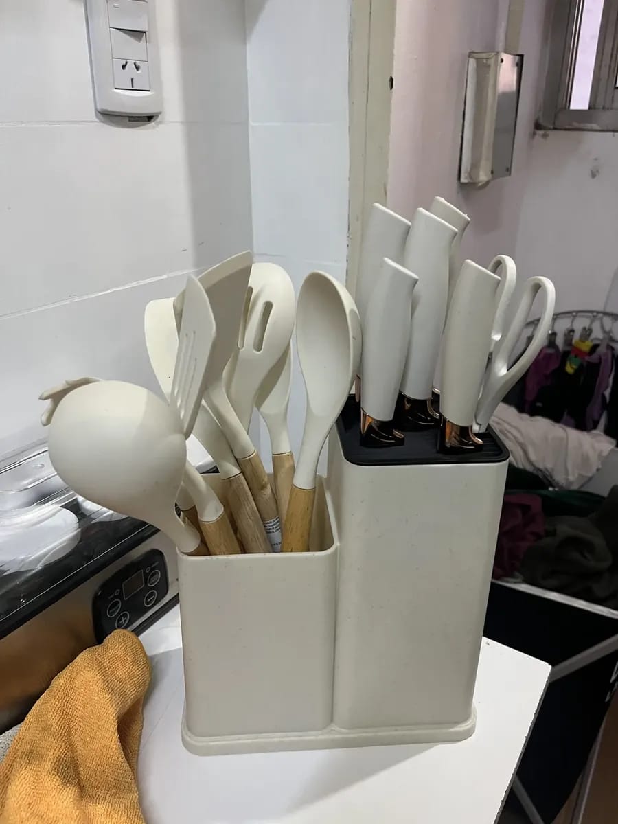 Customer photo review of 👩🏼‍🍳SetMaster™ - Juego de Utensilios de Cocina – 19 Piezas🥰