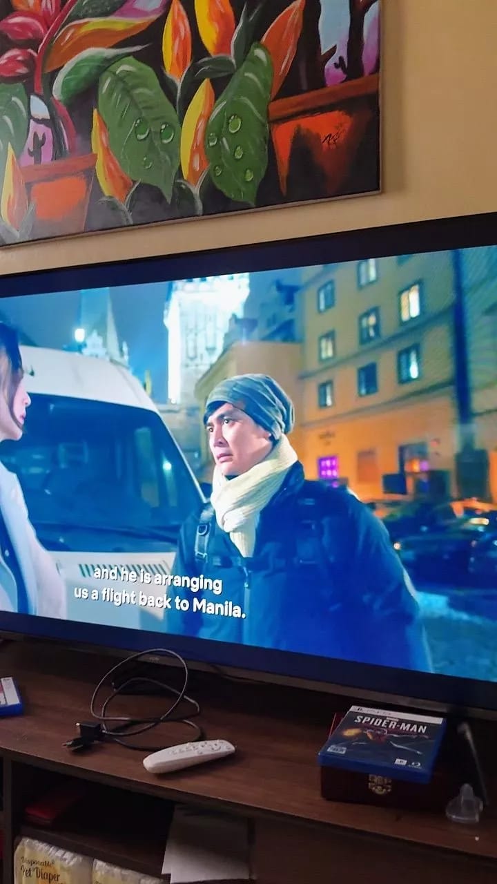Customer photo review of Google Chromecast with Google TV - Streaming Entertainment with Voice Search - Watch Movies, Shows, and Live TV in 4K HDR Streaming Media Player - Includes Pouch and Cleaning Cloth