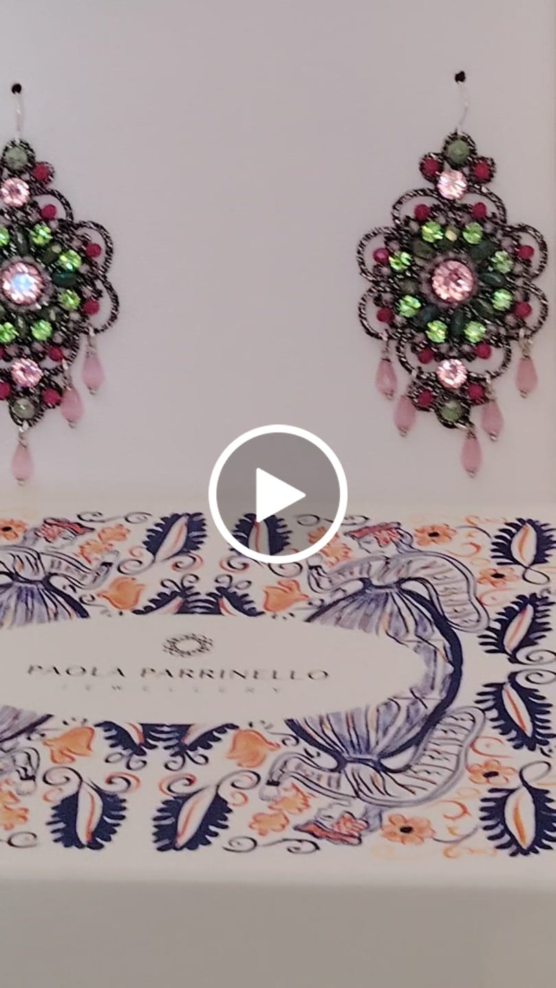Customer video review of Orecchini Orchidea