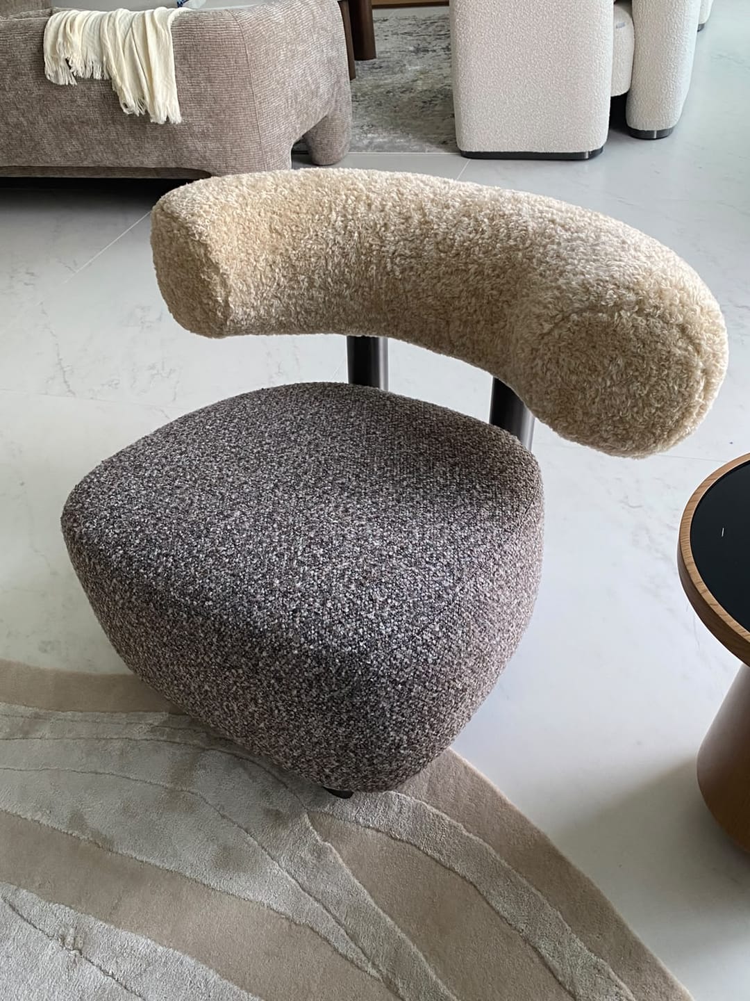 Customer photo review of Duke Lounge Chair  LC076
