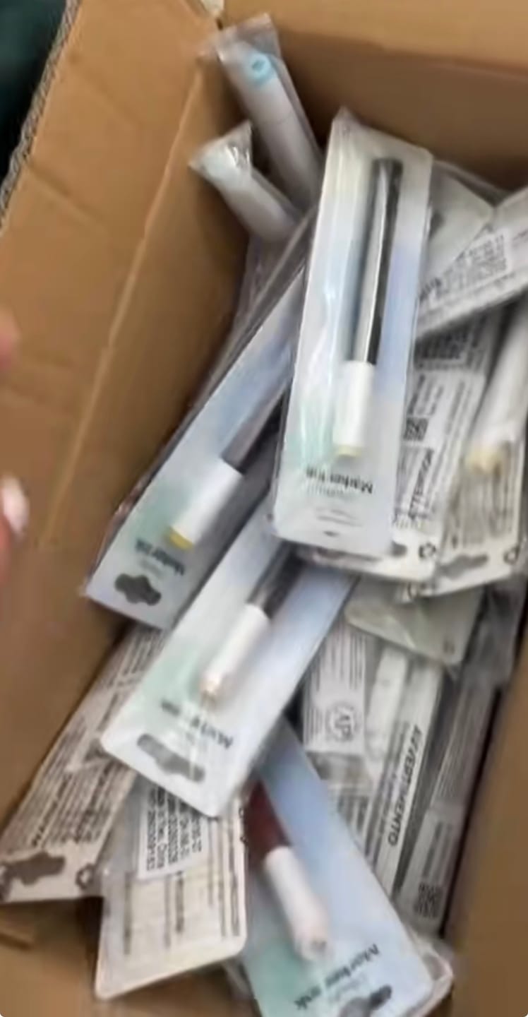 Customer photo review of Ohuhu Honolulu B B070 / B09 Individual Marker, Brush & Fine