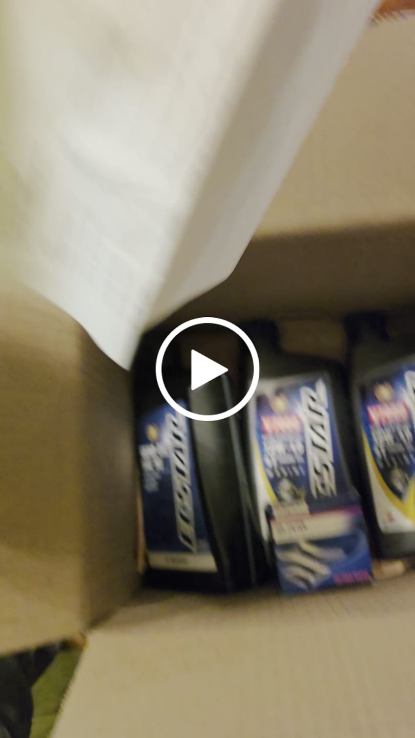 Customer video review of Suzuki ECSTAR Marine Oil 10W-40 V7000 (Quart)