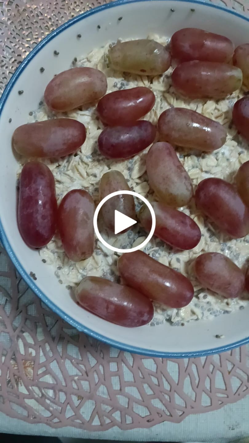 Customer video review of Bob's Red Mill Old Fashioned Rolled Oats Whole Grain