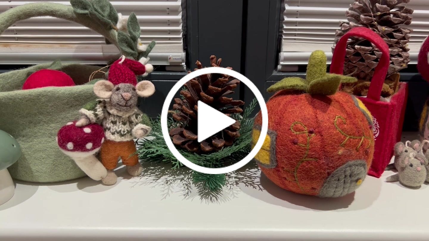 Customer video review of Gry & Sif - Kleine Filzmaus Junge mit Fliegenpilz