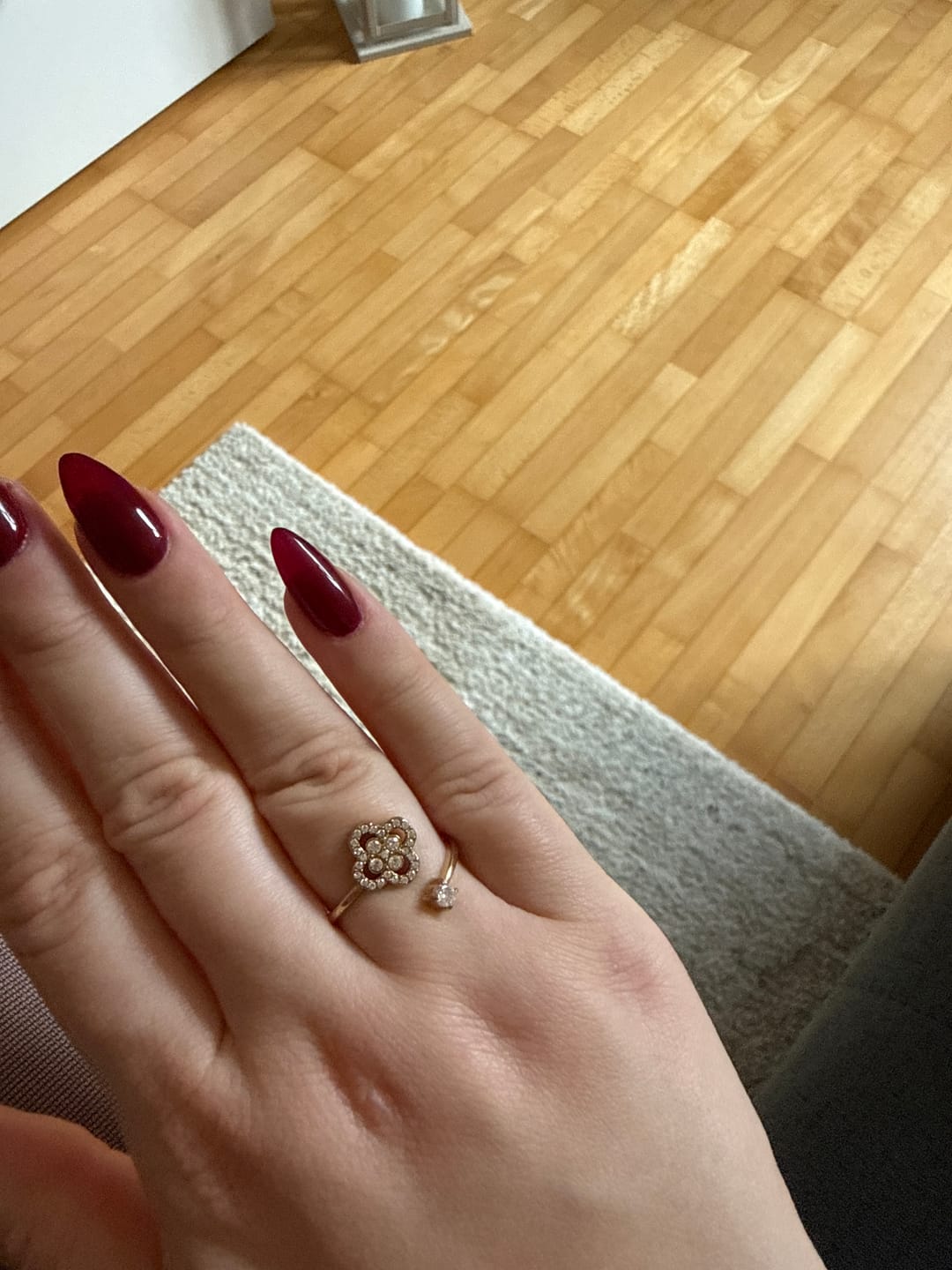 Customer photo review of Crystal Lucky Flower Ring 14K vergoldet