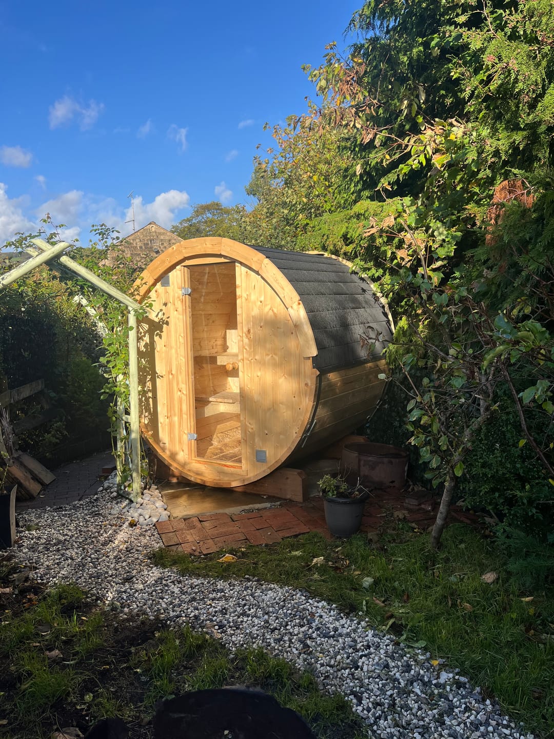 Customer photo review of Bundle Deal: Anita 2x1.6m Barrel Sauna + 3.6kW Heater, Stones and Roof Cover Included