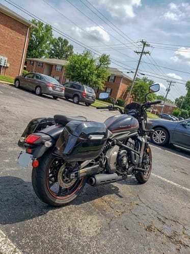 Customer photo review of 40L - Lamellar Raven Extra Large Kawasaki Vulcan S VN650 Painted Motorcycle Hard Saddlebags