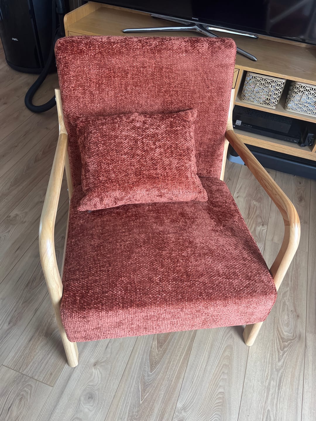 Customer photo review of OHAMA - Fauteuil de salon en bois massif et tissu terracotta