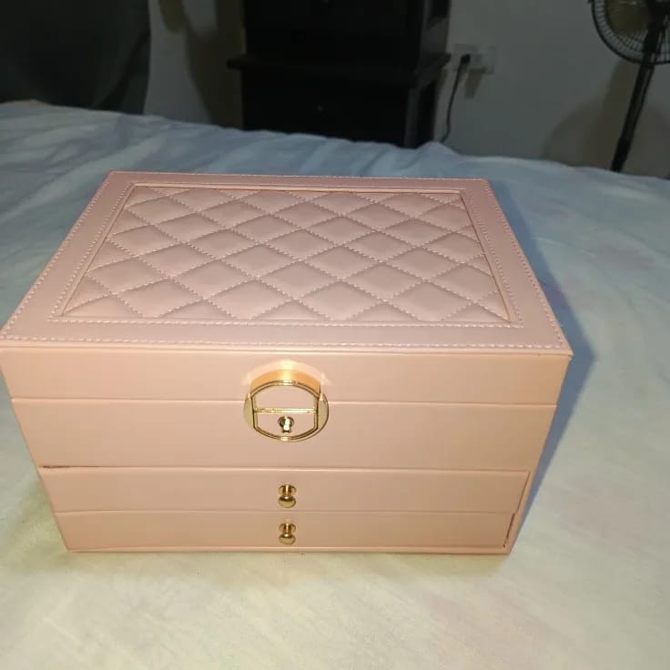 Customer photo review of Boîte à bijoux de qualité – Design haut de gamme