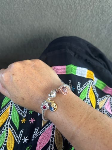 Customer photo review of Pulsera Corazón Noche Estrellada
