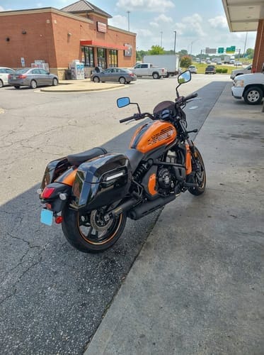 Customer photo review of 40L - Lamellar Raven Extra Large Kawasaki Vulcan S VN650 Painted Motorcycle Hard Saddlebags