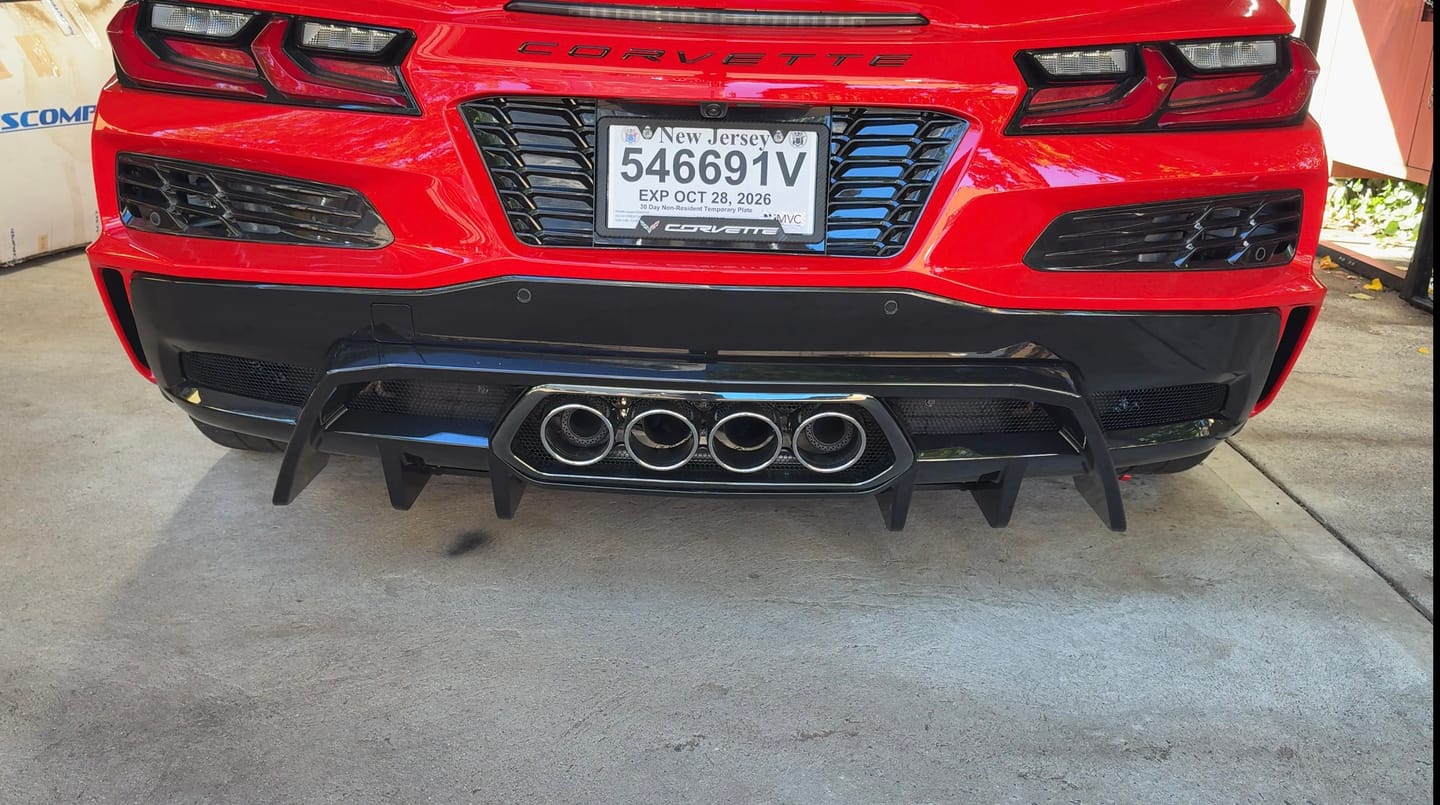 Customer photo review of 2023-Up Corvette C8 Z06 Rear Bumper Finned Diffuser