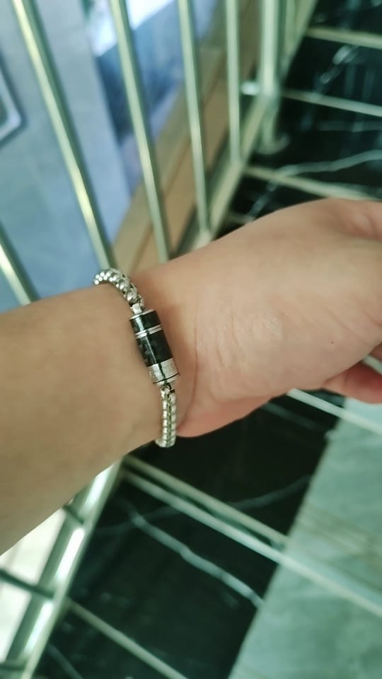 Customer photo review of Carbon Core Bracelet