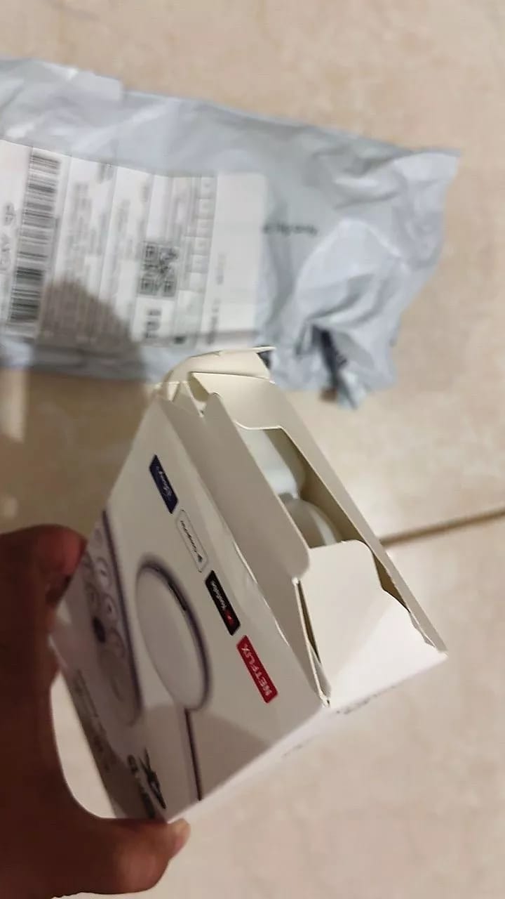 Customer photo review of Google Chromecast with Google TV - Streaming Entertainment with Voice Search - Watch Movies, Shows, and Live TV in 4K HDR Streaming Media Player - Includes Pouch and Cleaning Cloth