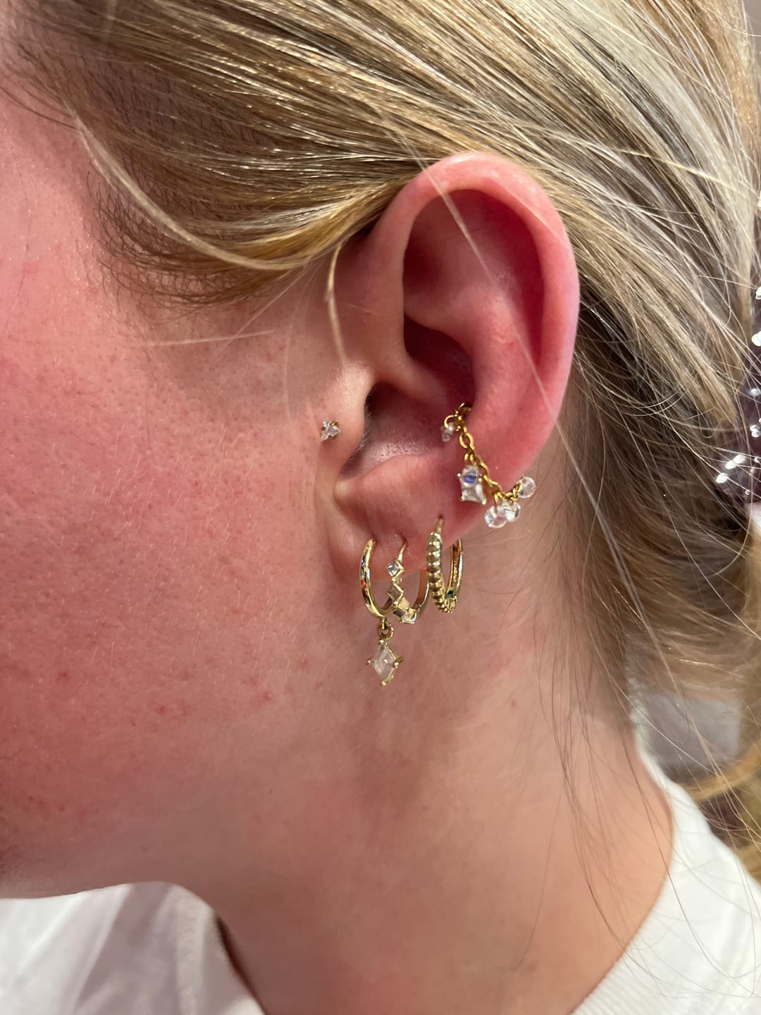Customer photo review of LUMI Halo Chain Cartilage Stud