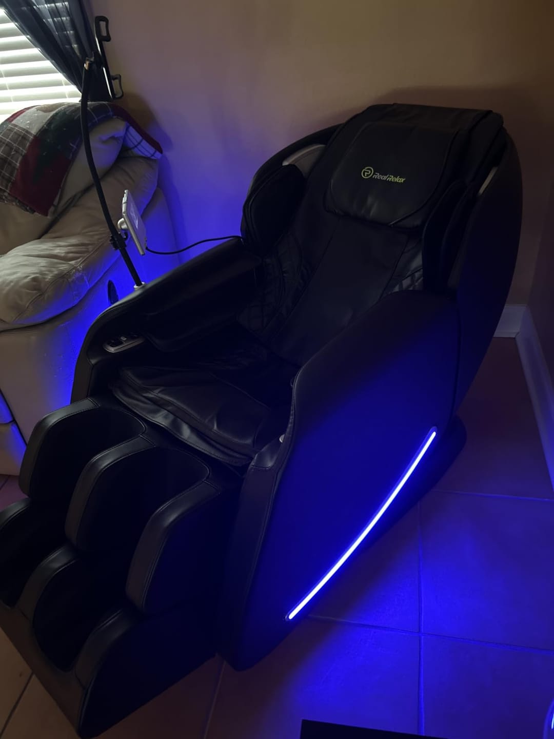Customer photo review of Favor-06 2026 3D Zero Gravity Massage Chair Brown