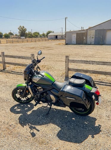 Customer photo review of 42L - Baldur Extra Large Kawasaki Vulcan S VN650 Painted Motorcycle Hard Saddlebags