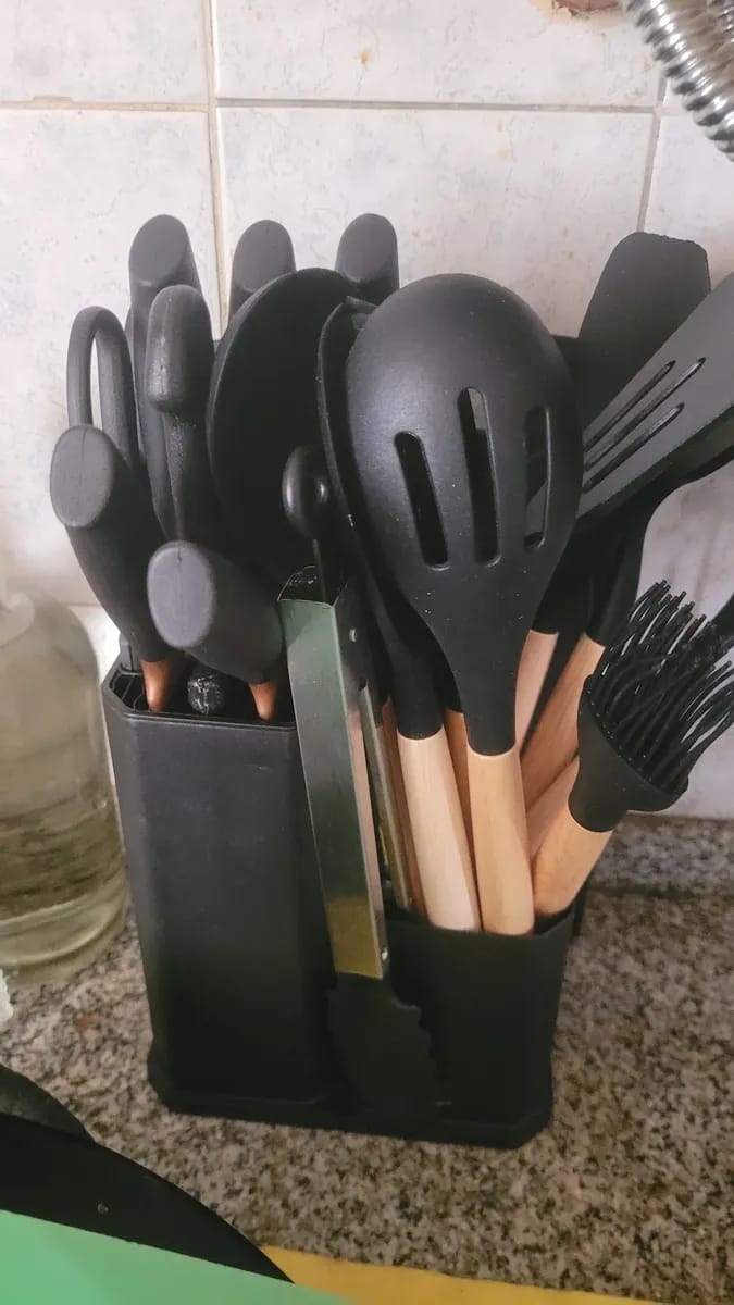 Customer photo review of 👩🏼‍🍳SetMaster™ - Juego de Utensilios de Cocina – 19 Piezas🥰