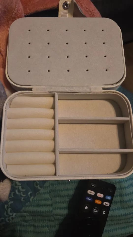 Customer photo review of Boîte à bijoux pour fille en cuir – Design haut de gamme