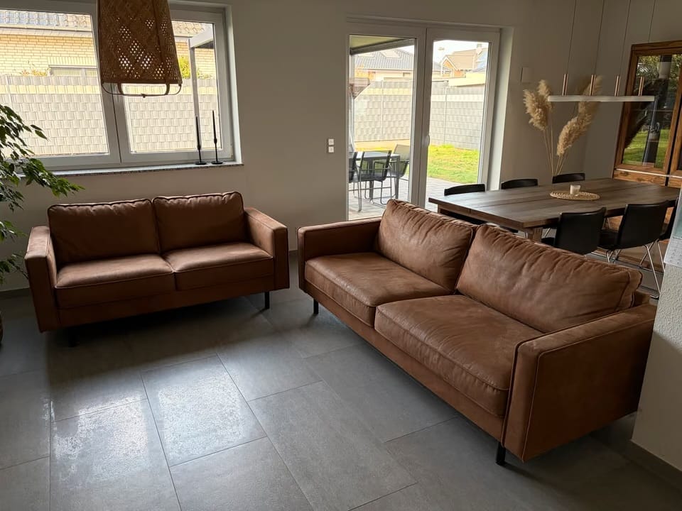 Customer photo review of Brooks Üçlü Koltuk Taba Kahve