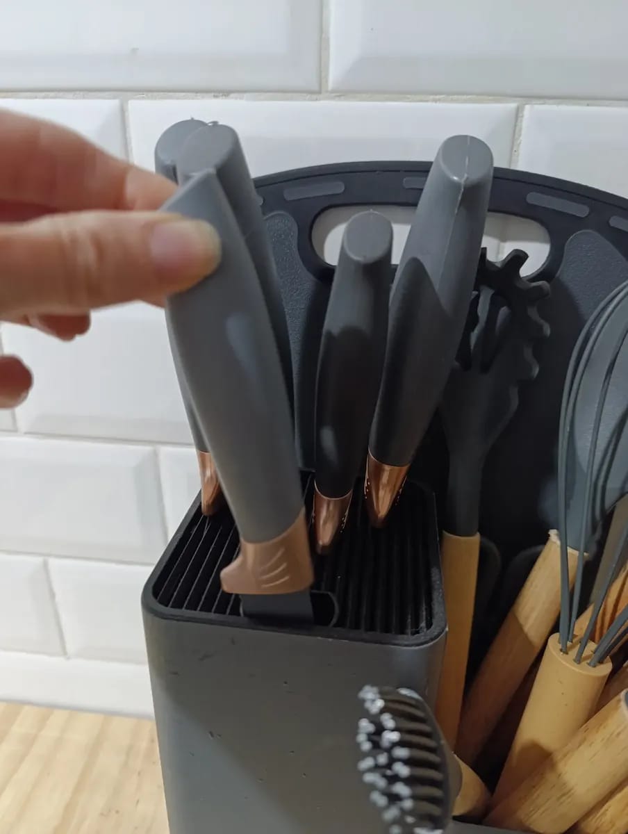 Customer photo review of 👩🏼‍🍳SetMaster™ - Juego de Utensilios de Cocina – 19 Piezas🥰