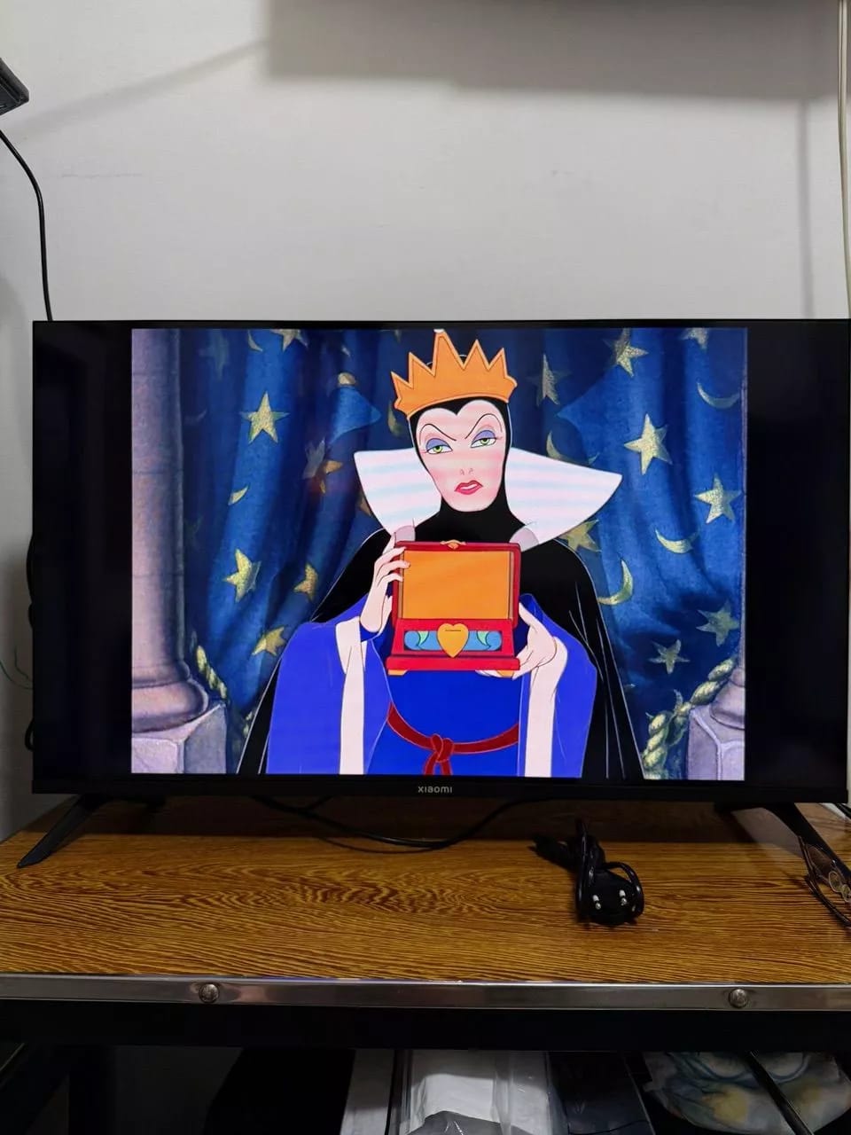 Customer photo review of Google Chromecast with Google TV - Streaming Entertainment with Voice Search - Watch Movies, Shows, and Live TV in 4K HDR Streaming Media Player - Includes Pouch and Cleaning Cloth
