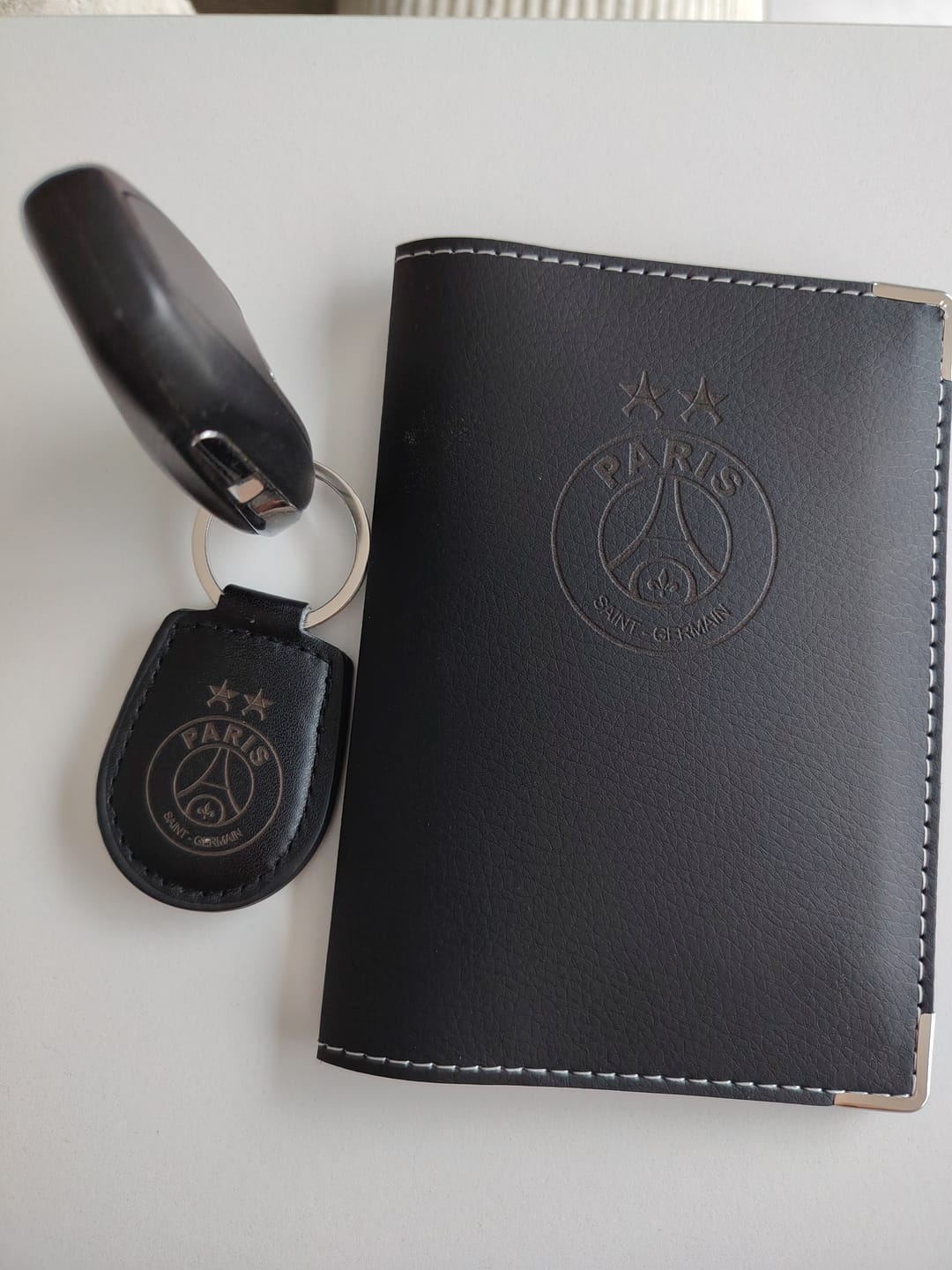 Customer photo review of Porte Carte Grise PSG 2 Étoiles